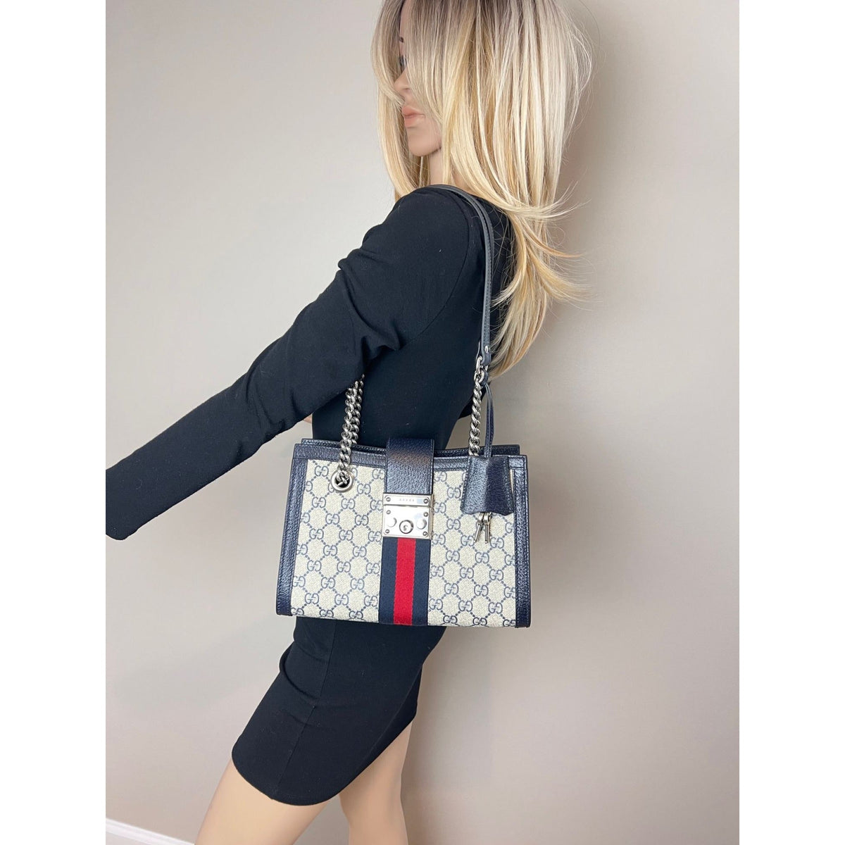 handbags,